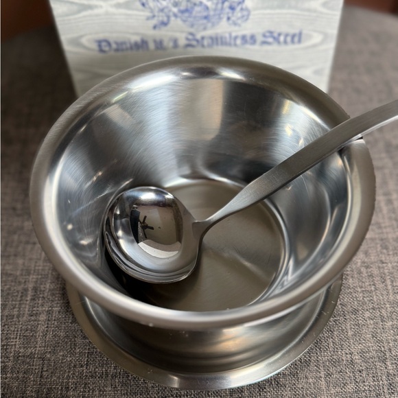 Vintage MCM Raimond Dutch 18/8 Stainless Steel Bowl and Ladle - Picture 1 of 6